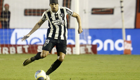 Eduardo, do Botafogo, não foi o primeiro: relembre jogadores que se lesionaram na hora do pênalti