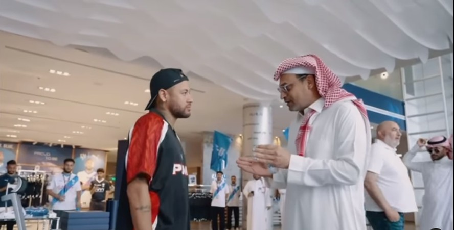 Neymar visita loja do Al-Hilal