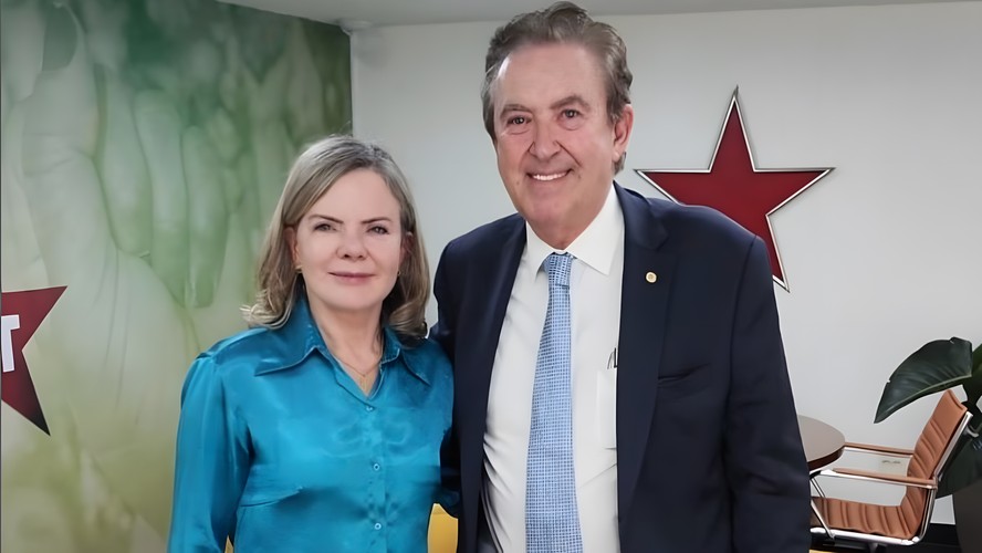 Presidente nacional do PT, Gleisi Hoffmann, com Luciano Ducci: aliança enfrenta resistência de alas do PT