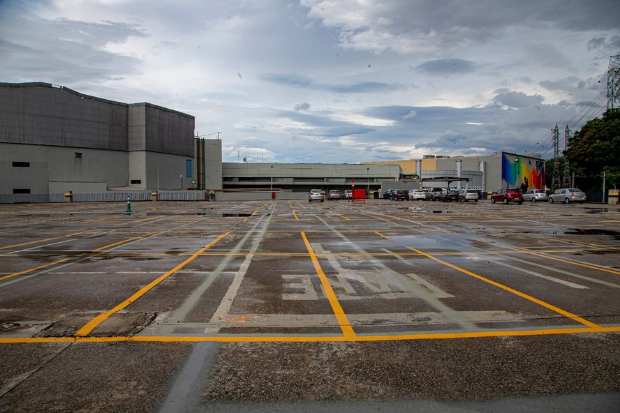 Gazit tentou comprar o local para garantir as vagas necessárias ao funcionamento do shopping, mas controladores teriam pedido um valor considerado exorbitante, dizem fontes