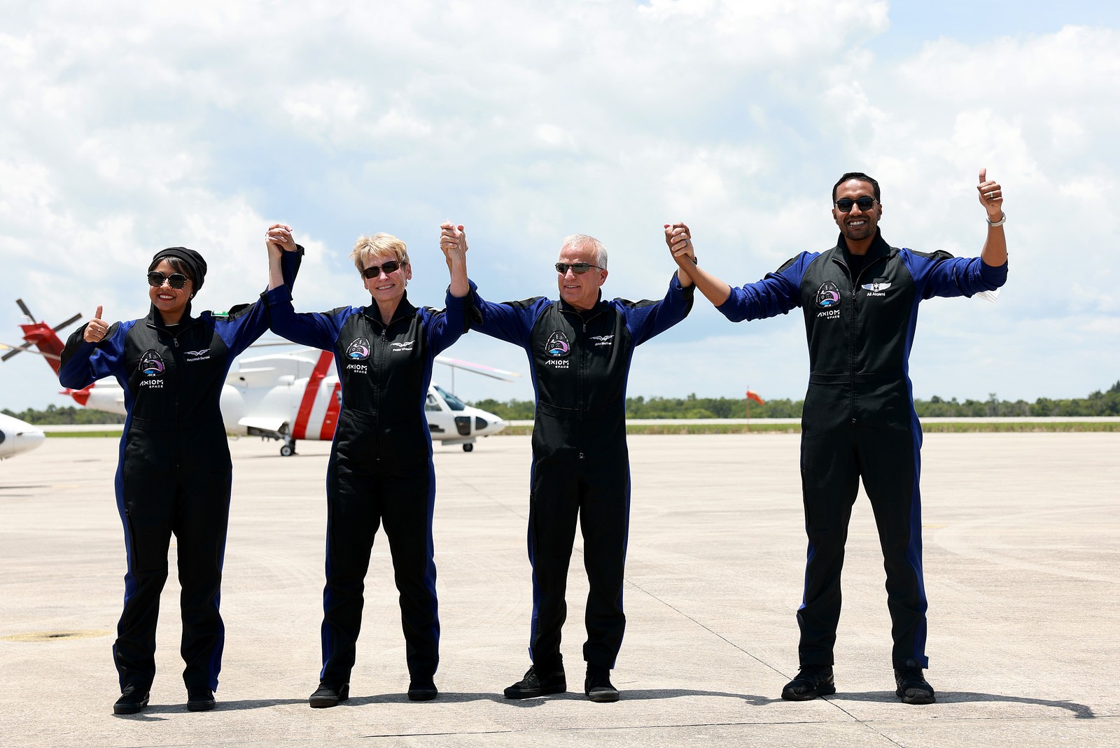 Dois astronautas sauditas, incluindo a primeira mulher saudita, decolarão da Flórida em 21 de maio em uma missão privada para a Estação Espacial Internacional (ISS) — Foto: AFP