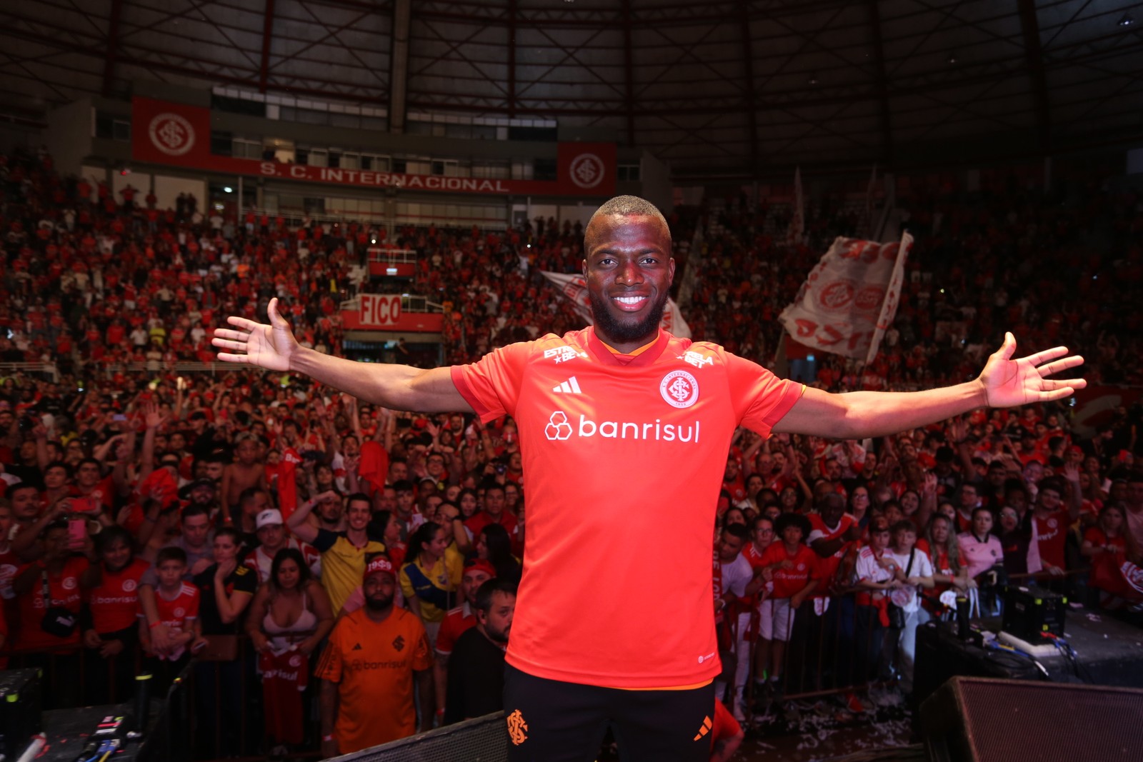 Enner Valência foi a contratação mais badalada do Internacional — Foto: Ricardo Duarte/SC Internacional