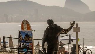 Dorival Caymmi: caso raro de homenagem em área turistica — Foto: Gabriel de Paiva / Agência O Globo