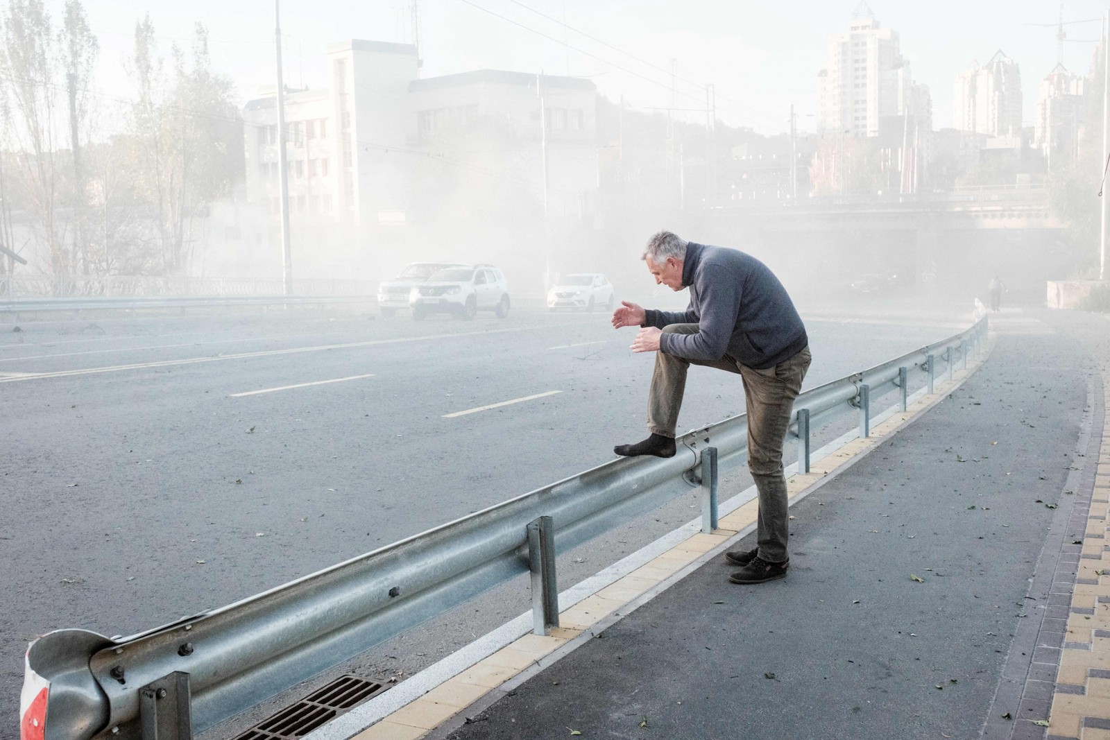 bombardeios foram os maiores na capital desde o ataque maciço de uma semana atrás contra 12 regiões ucranianas — Foto: Yasuyoshi CHIBA / AFP