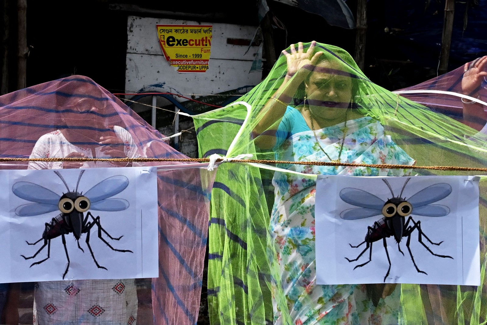 Surto de dengue em Bangladesh deixa mais de mil mortos — Foto: Dibyangshu Sarkar / AFP