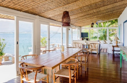 Ilha do Maná, na Costa Verde, está à venda por R$ 20 milhões — Foto: WhereInRio