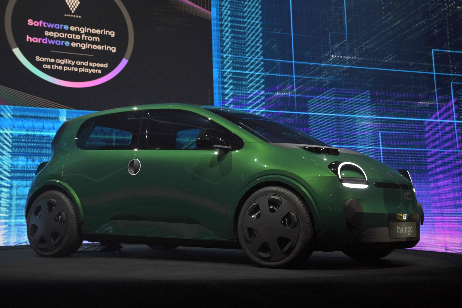 Carro lançado há 30 anos regressará ao mercado a partir de 2025 — Foto: Miguel Medina / AFP