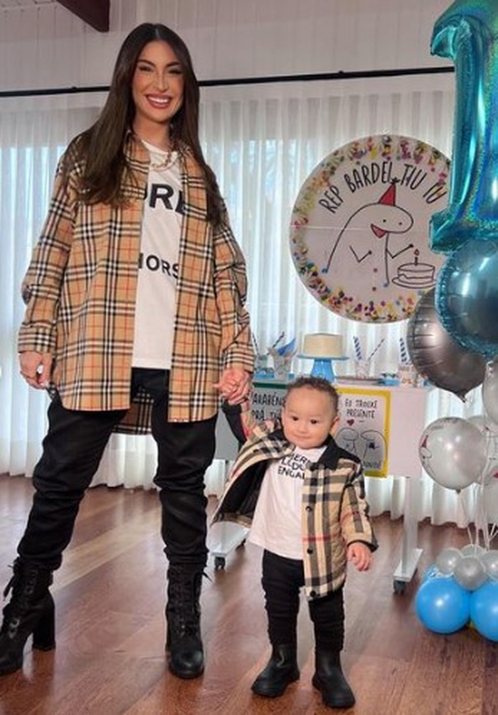 Bianca Andrade e Cris: look completo e igual, de mãe e filho — Foto: Reprodução/Instagram