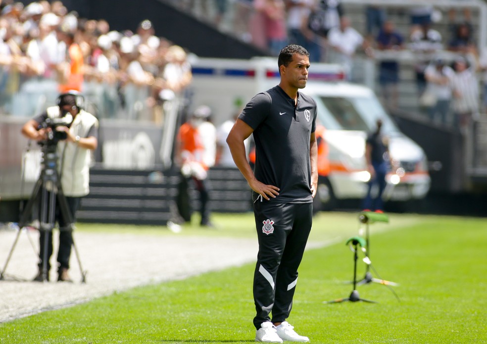 Fernando Lázaro foi anunciado como técnico do Corinthians no dia 20 de novembro — Foto: Rodrigo Coca / Ag. Corinthians