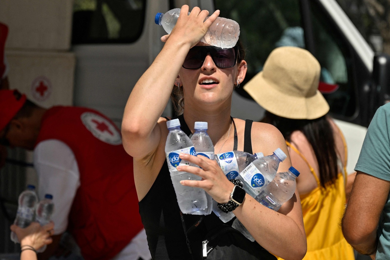 Calor pelo mundo: 20/07/2023 arqueológico da Acrópole, em Atenas — Foto: Foto de Louisa GOULIAMAKI / AFP