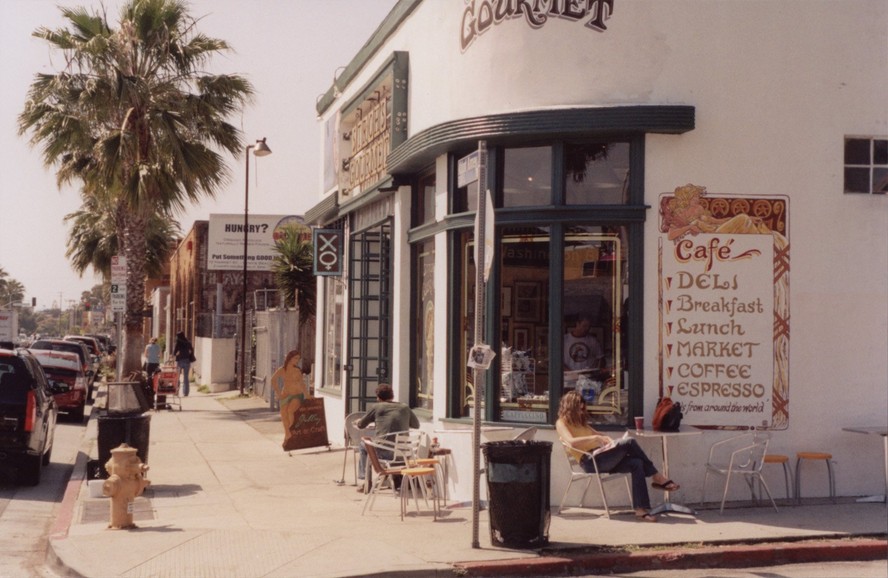 Venice, em Los Angeles, é o cenário da trama, que se passa em 1949