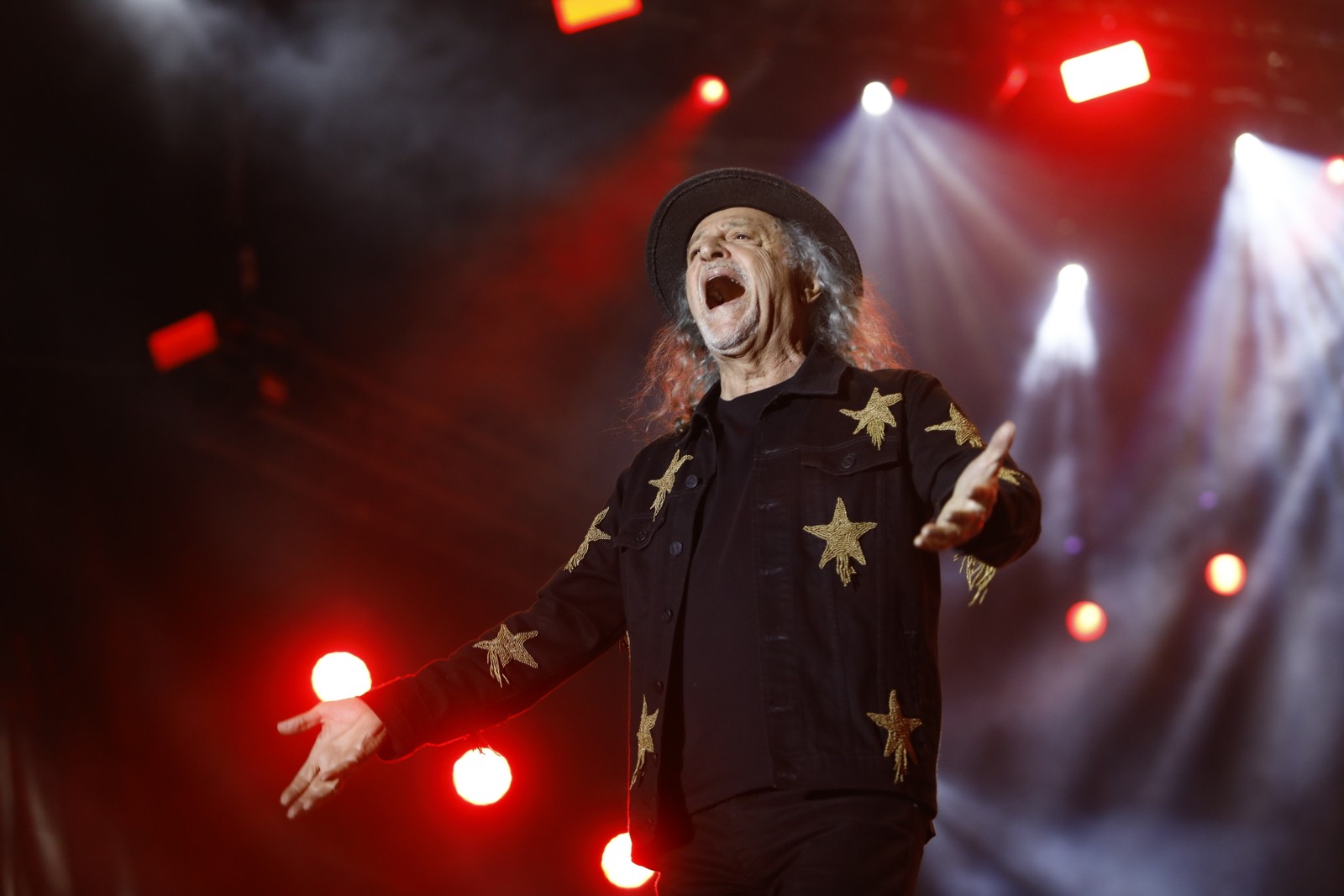 Alceu Valença se apresenta no Palco Sunset durante show em homenagem ao primeiro festival do Rock in Rio, em 1985 — Foto: Brenno Carvalho