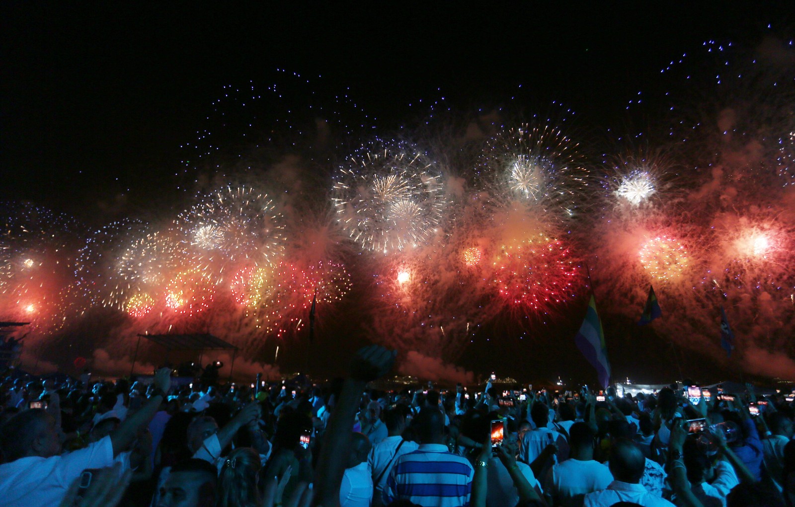 Réveillon 2023 - Praia da Copacabana — Foto: Lucas Tavares / Agência O Globo