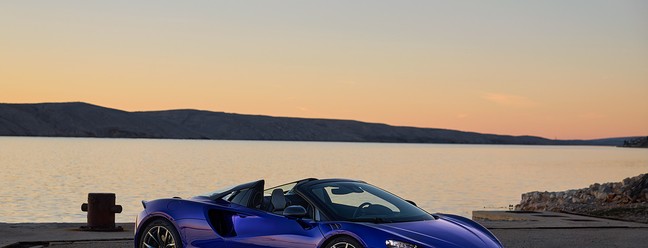 McLaren Artura Spider é o primeiro conversível híbrido da marca britânica — Foto: Divulgação