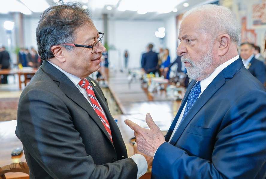 O presidente da Colômbia, Gustavo Petro, e o presidente Lula