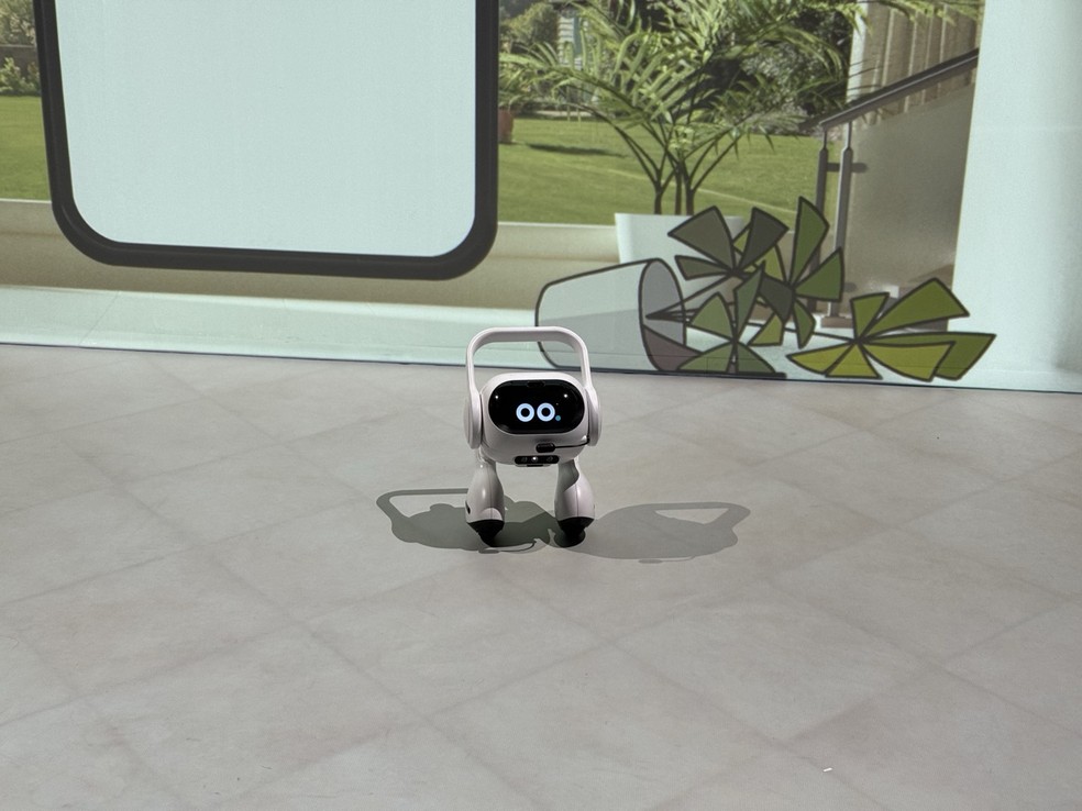 LG apresenta robô com IA — Foto: bruno Rosa