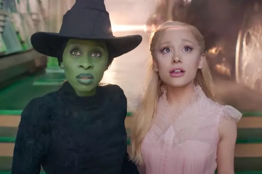 Cynthia Erivo e Ariana Grande em cena de 'Wicked'