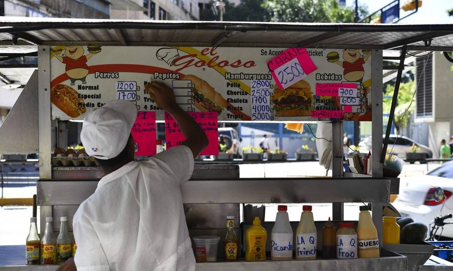 Inflação venezuelana supera os 300% em 2022, segundoo dados não oficiais
