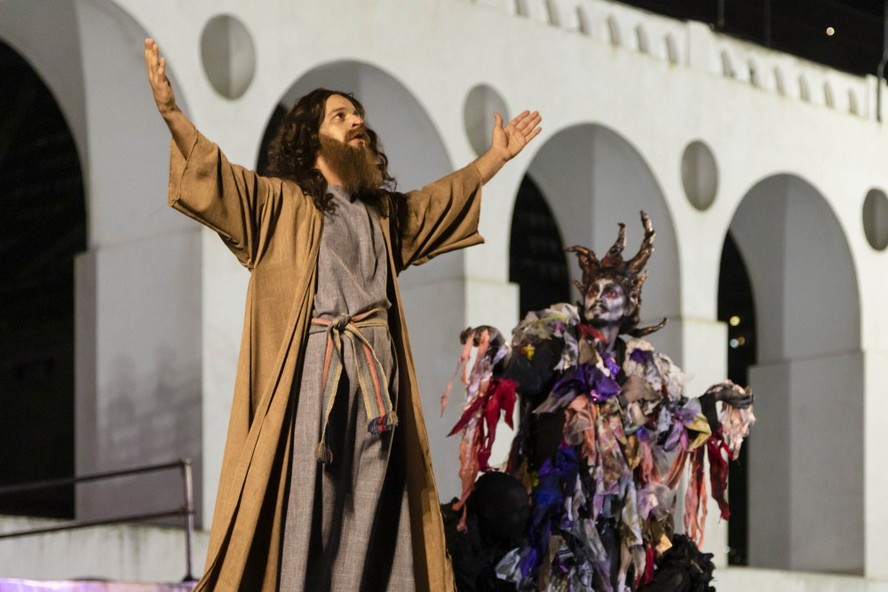 Via-sacra. O ator Pedro Lamin em uma das cenas no Auto da Paixão de Cristo, que contou com 50 artistas ao todo