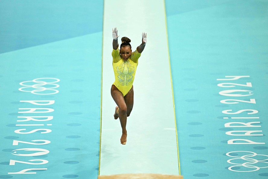 Rebeca Andrade só fica atrás de Simone Biles e é a segunda melhor ginasta das Olimpíadas