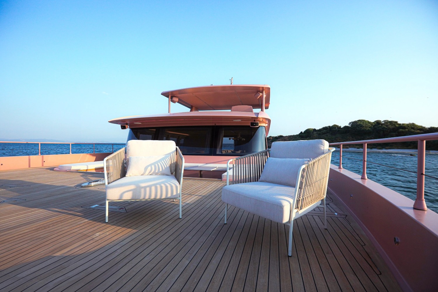 Iate rosa da Barbie foi vendido por mais de R$ 28 milhões — Foto: Courtesy VisionF Yachts/SWNS