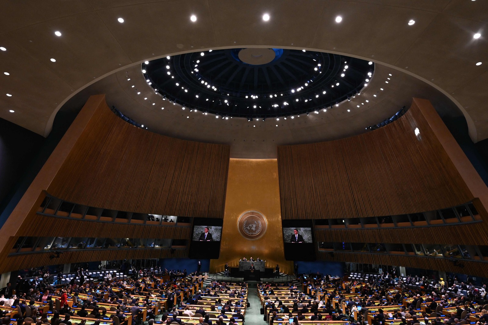 O presidente Jair Bolsonaro discursa na Assembleia-Geral da ONU — Foto: TIMOTHY A. CLARY / AFP