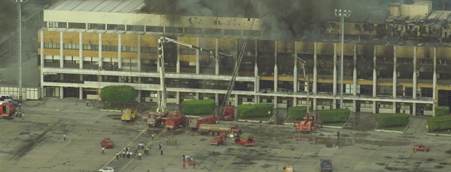 Incêndio no aeroporto Santos Dumont, em 1998 — Foto: Acervo O Globo