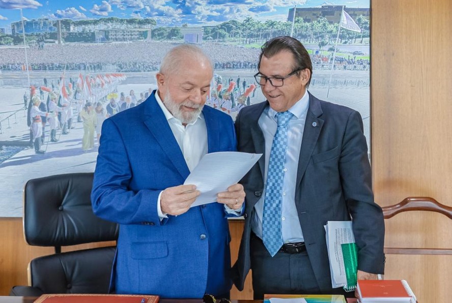 Lula despacha com Luiz Marinho no Palácio do Planalto