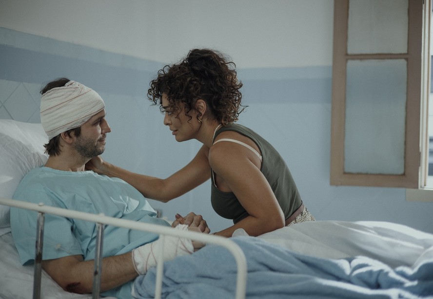 Juliana Paes e Vladimir Brichta em 'Pedaço de mim'