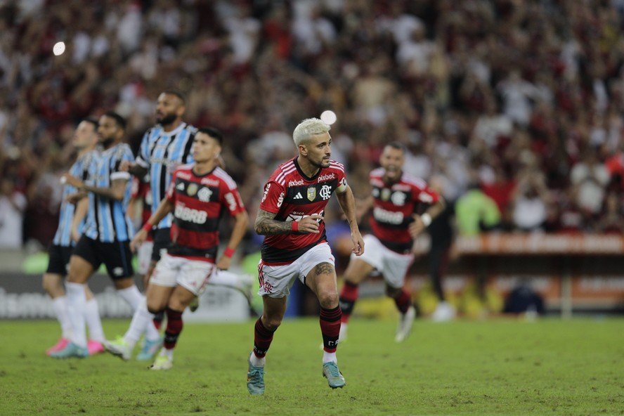 Arrascaeta marcou o gol que confirmou a classificação do Flamengo na final da Copa do Brasil