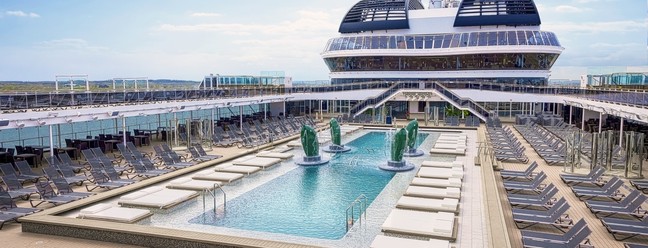 Piscinas Atmosphere Pool do Navio da MSC Grandiosa é uma das mais badaladas do cruzeiro — Foto: MSC