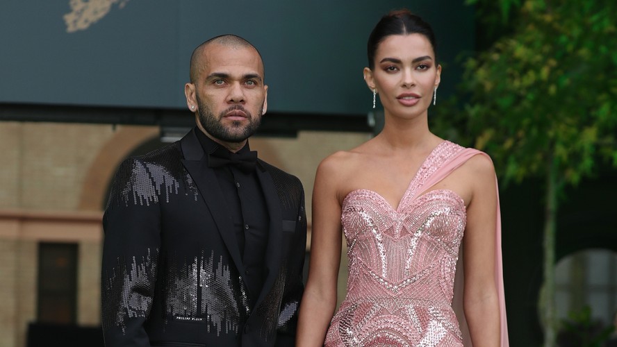 Daniel Alves é casado com a modelo espanhola Joana Sanz