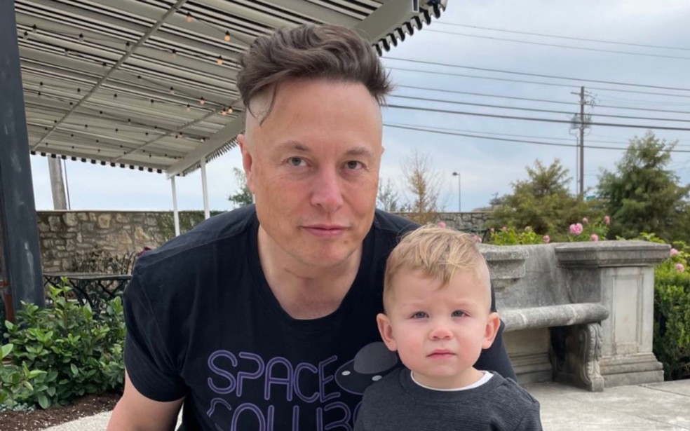 Elon Musk e o filho X Æ A-Xii — Foto: Reprodução / Redes sociais