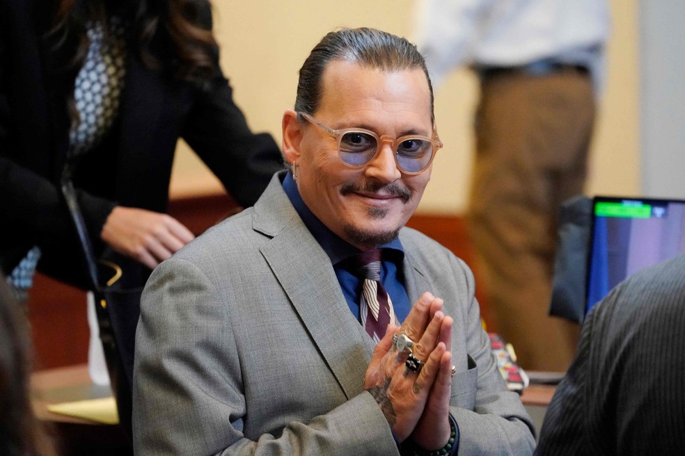 Johnny Depp no Tribunal do Condado de Fairfax, na Virgínia, EUA, em 16 de maio de 2022 — Foto: Steve Helber / REUTERS