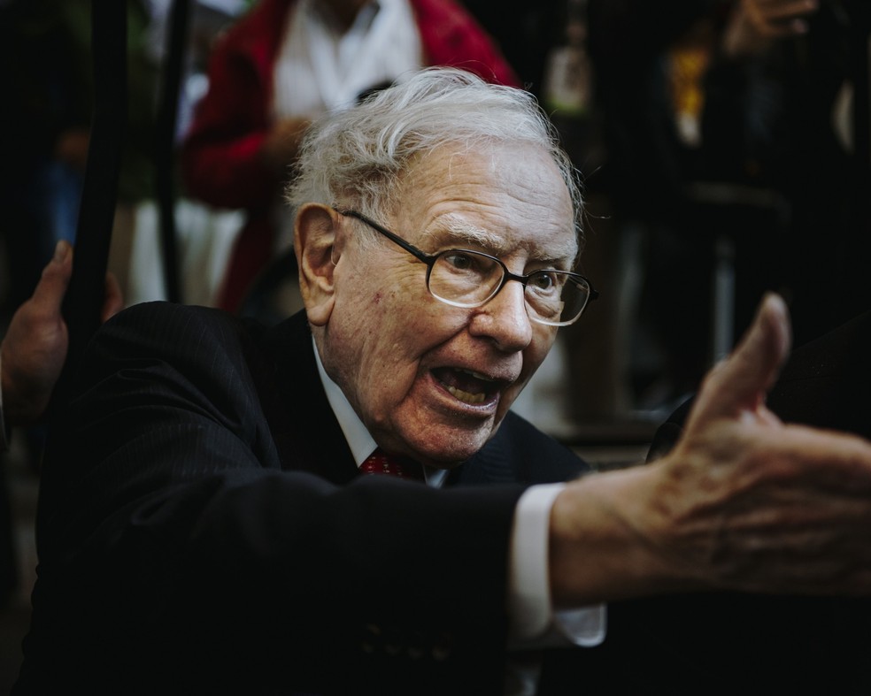 Warren Buffett, da Berkshire Hathaway:  só este ano, empresa engordou seu valor de mercado em US$ 200 bilhões — Foto: Bloomberg