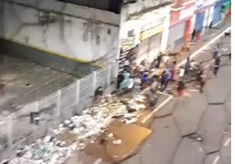 Usuários da cracolândia saqueiam loja no centro de São Paulo e causam prejuízo de mais de R$80 mil — Foto: Reprodução