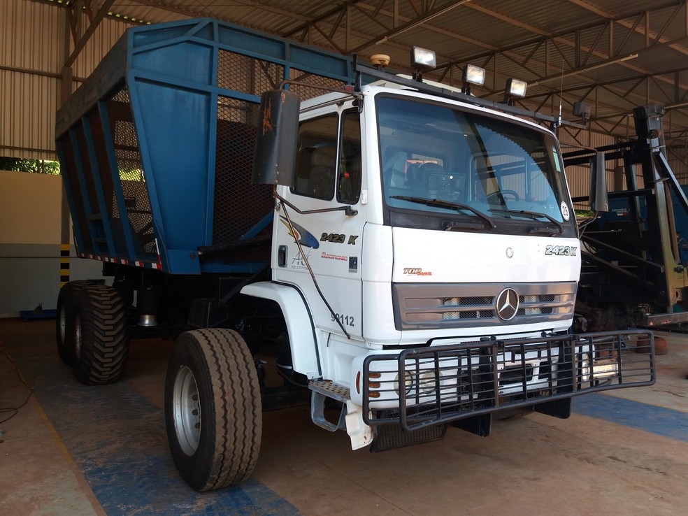 Caminhão adaptado pelos irmãos Mateus e Henrique Belei em 2011 para aumentar produtividade na fazenda tornou-se um novo negócio, agora no setor de máquinas e implementos — Foto: Arquivo Grunner