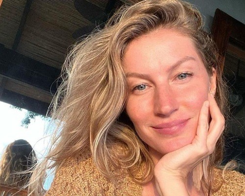 A modelo Gisele Bündchen apresenta sua pele sem maquiagem e filtros — Foto: Reprodução