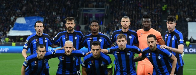 A formação do Inter de Milão para a segunda partida da semifinal da Champions League entre Inter de Milão e AC Milan — Foto: GABRIEL BOUYS / AFP