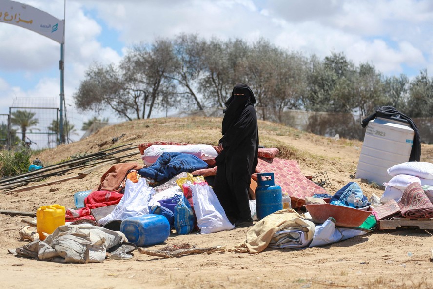 Palestinos deixam Rafah após ordem de evacuação do Exército israelense