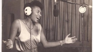 Margareth durante gravação da música "Faraó", em 1987 — Foto: Reprodução