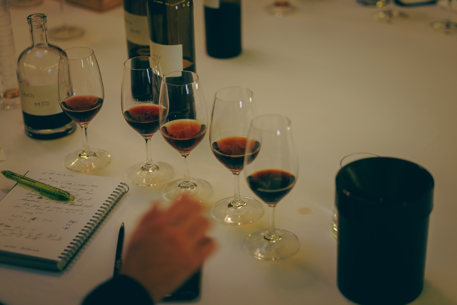 Experiência de 'blending' de vinhos do Porto de diversas safras na Quinta da Pacheca, em Lamego — Foto: Divulgação / Pedro Sarmento Costa