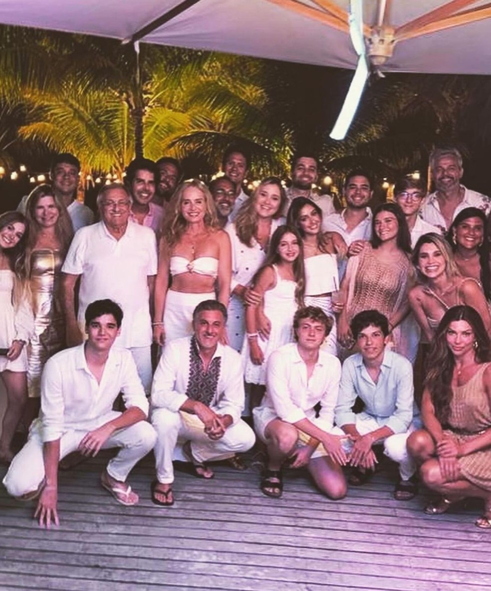 Grazi Massafera e amigos em Alagoas — Foto: Reprodução/Instagram