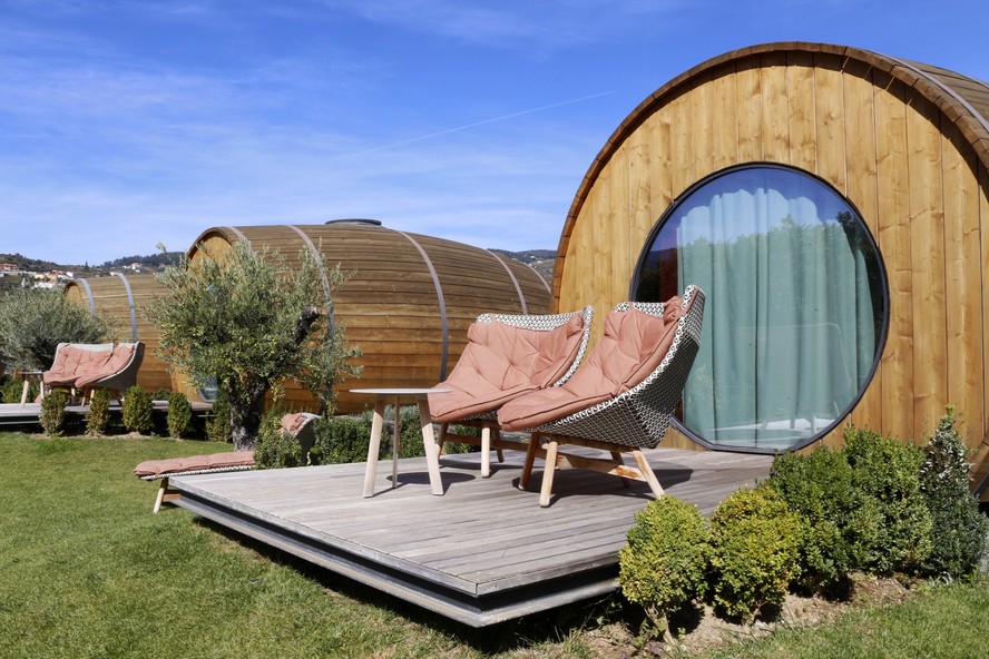 Os quartos em forma de barrica de vinho são grandes atrações da Quinta da Pacheca, em Lamego, no Norte de Portugal