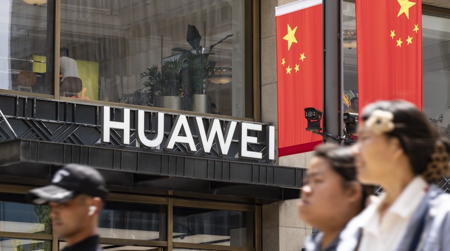 EUA proíbem venda de chips americanos para a chinesa Huawei