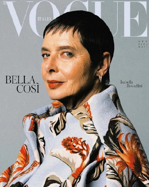 A atriz Isabella Rosselini foi capa da Vogue Itália aos 71 anostália em outubro de 2023, aos 71 anos; Ela pediu para que suas rugas não fossem apagadas — Foto: Reprodução