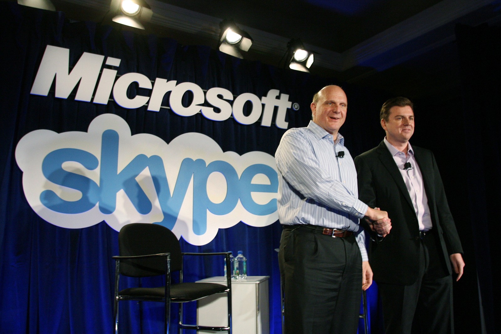 Steve  Ballmer e Tony Bates selam a compra do Skype pela Microsoft por US$ 8,5 bi, em maioReuters