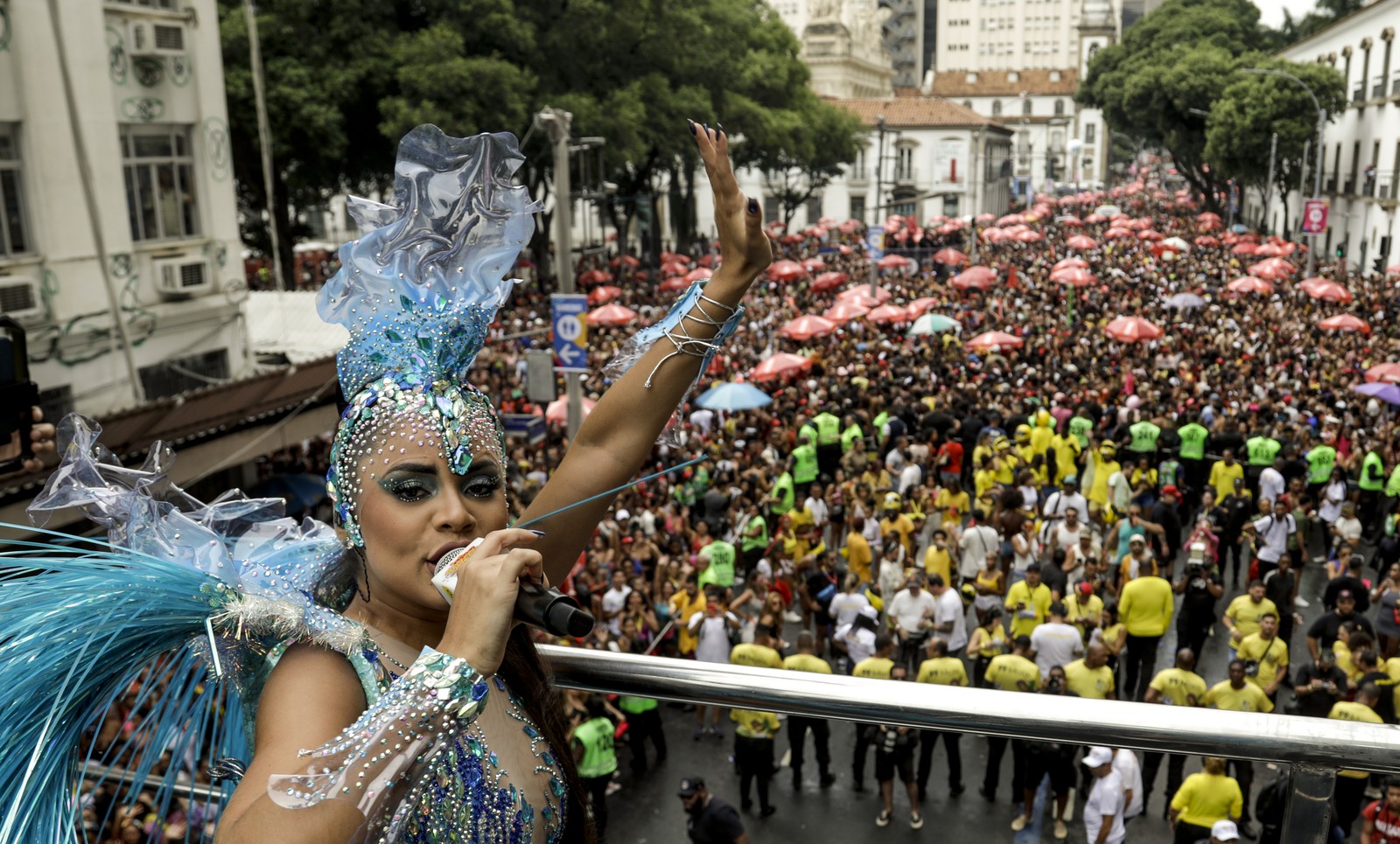 Lexa levou 150 mil pessoas ao Centro do Rio neste domingo — Foto: Gabriel de Paiva