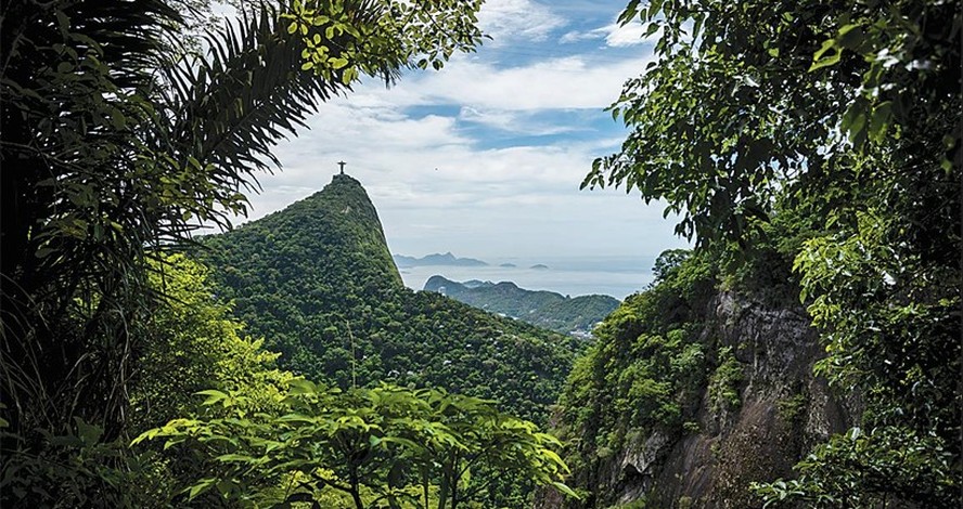 O Cristo Redentor em meio à Floresta da Tijuca: queda do desflorestamento no Rio ficou em torno de 70%