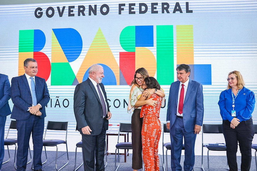 Lula participa da cerimônia de lançamento do Novo Bolsa Família